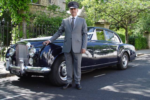 Chauffeur location voiture ancienne mariage Paris