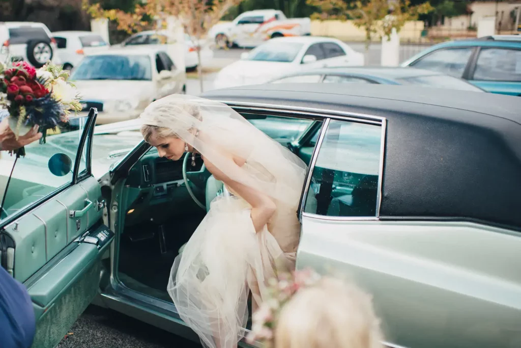 Voiture ancienne de collection pour mariage a versailles05